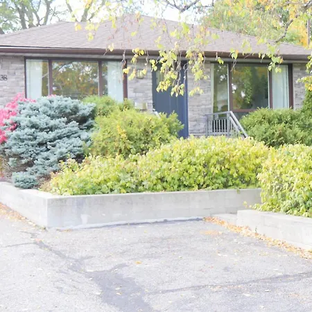 Richview Gardens Suite, 3-Bdr